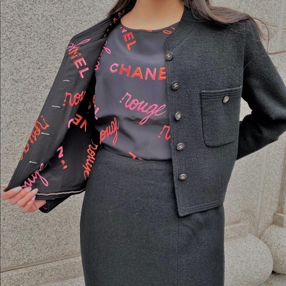 Chanel Vintage Spring 1996 Black Red Rouge Print Tweed 96P Jacket